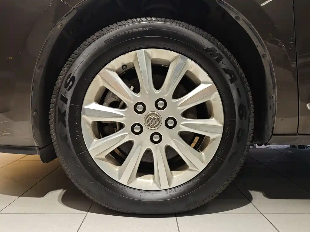 Buick GL8 2013