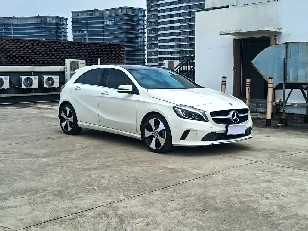 Mercedes-Benz A-Class 2018 — фото 3