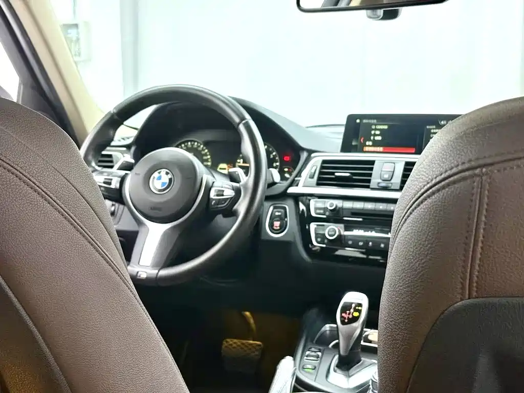 BMW 3 Series 2018 — фото 3