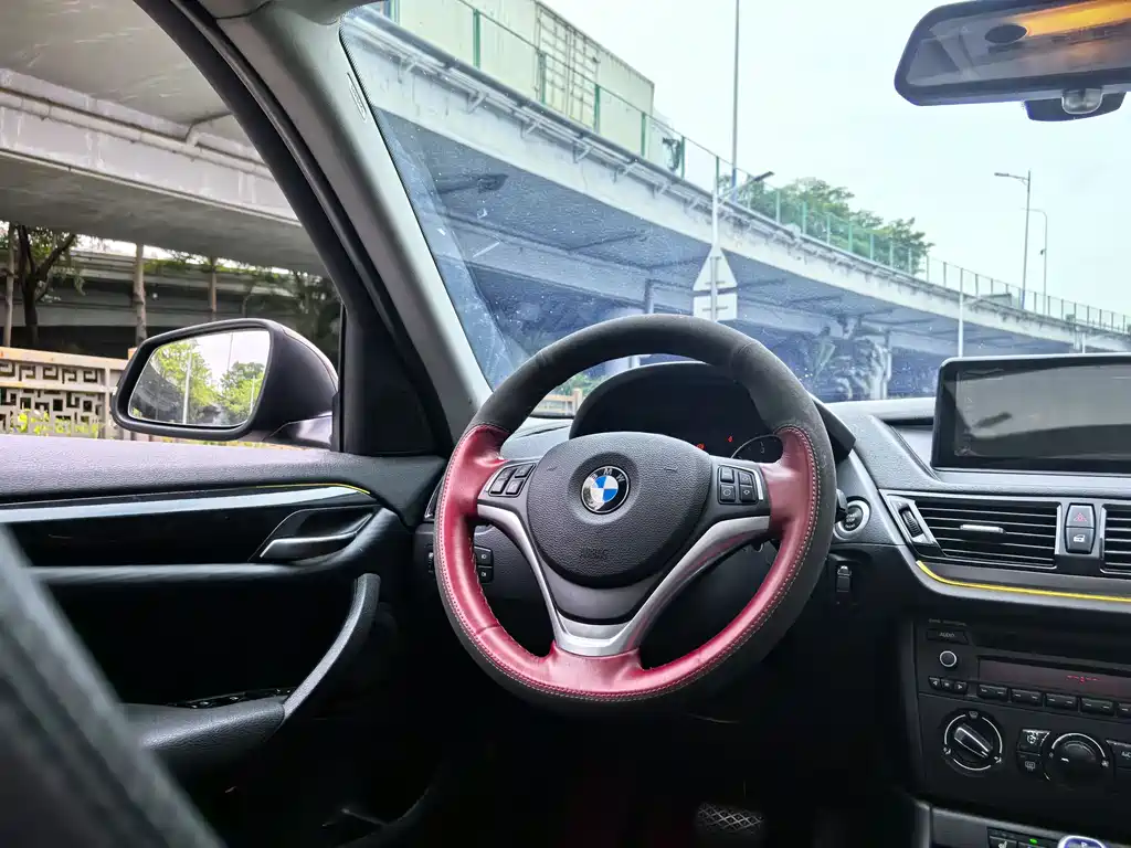 BMW X1 2015 — фото 21