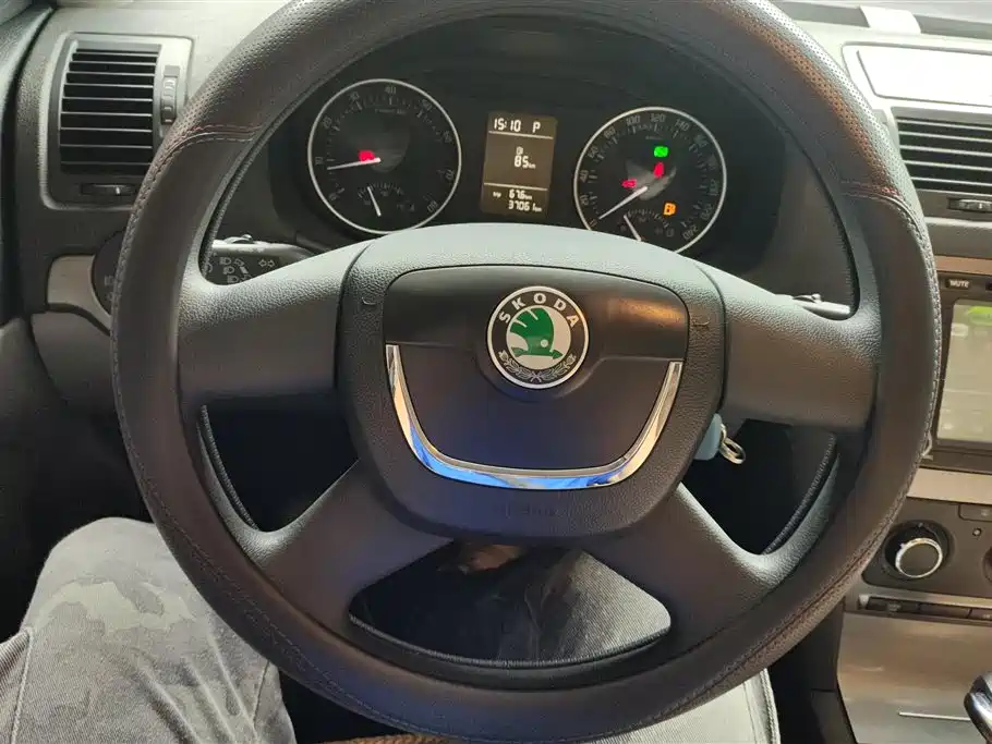 Skoda Octavia 2013 — фото 15