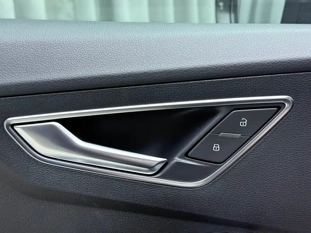 Audi Q2L 2022 — фото 13