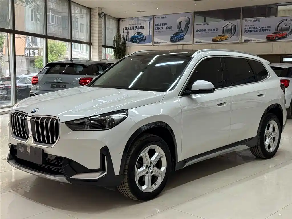 BMW X1 2023 — фото 1