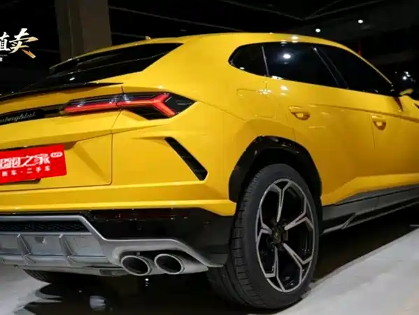 Lamborghini Urus 2021
