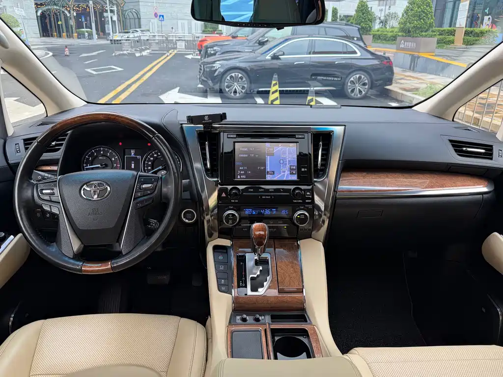 Toyota Alphard 2018 — фото 6
