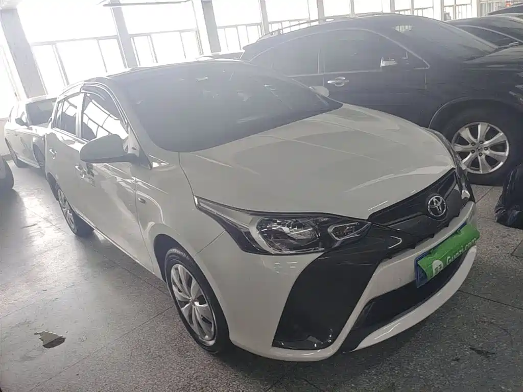 Toyota Yaris L 2022 — фото 4