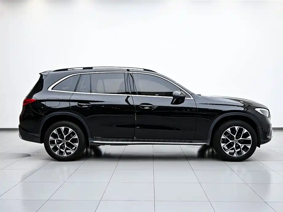Mercedes-Benz GLC 2023