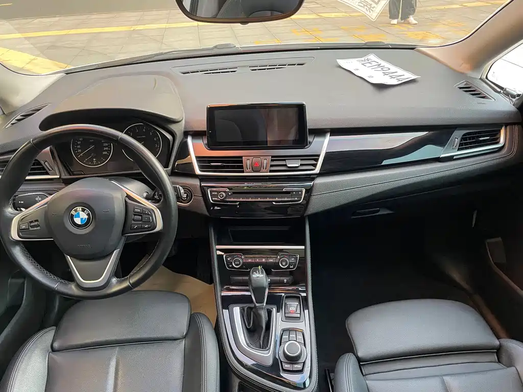BMW 2 Series Active Tourer 2018 — фото 10