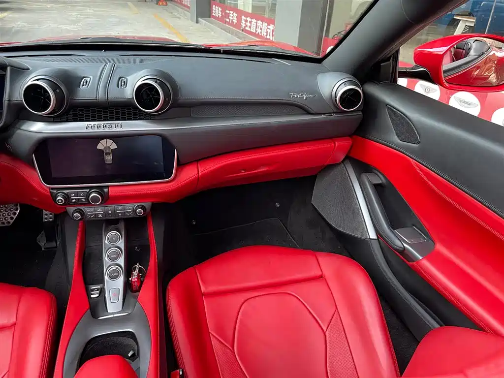 Ferrari Portofino 2019 — фото 17