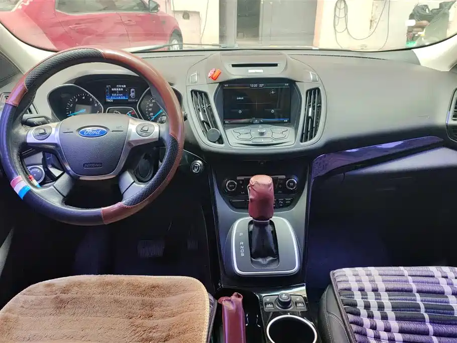 Ford Kuga 2015 — фото 12