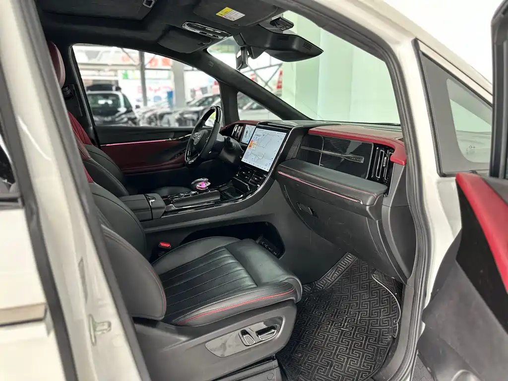 GAC Motor Trumpchi M8 2023 — фото 12