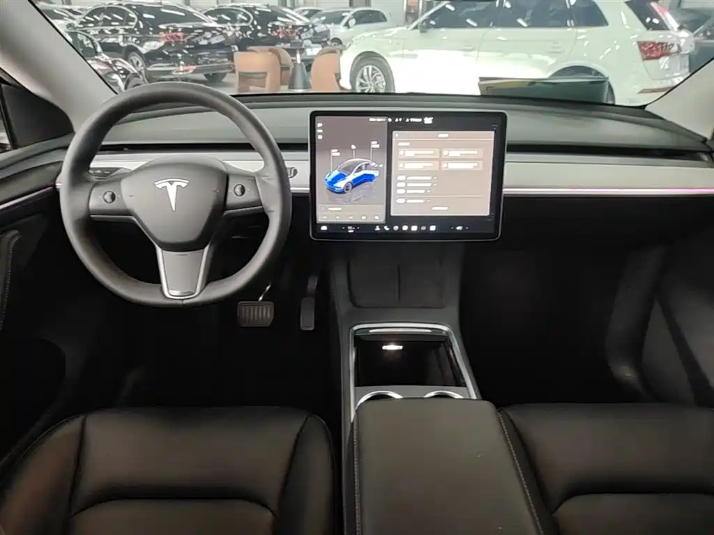 Tesla Model Y 2024 — фото 10