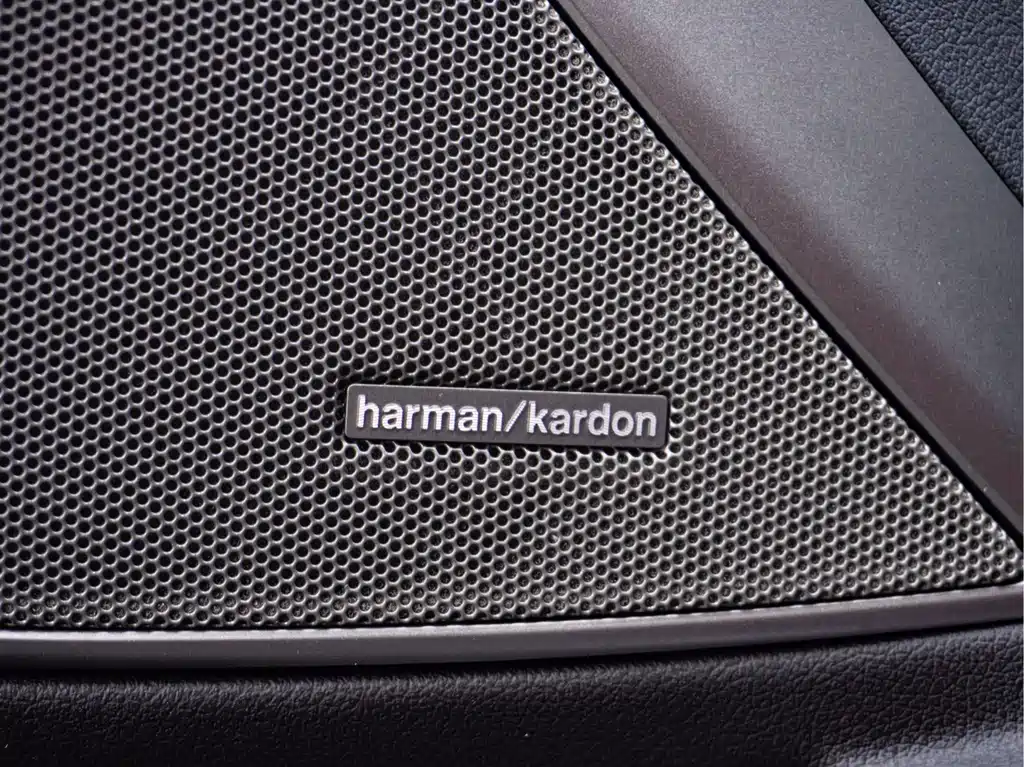 BMW 3 Series 2021 — фото 11