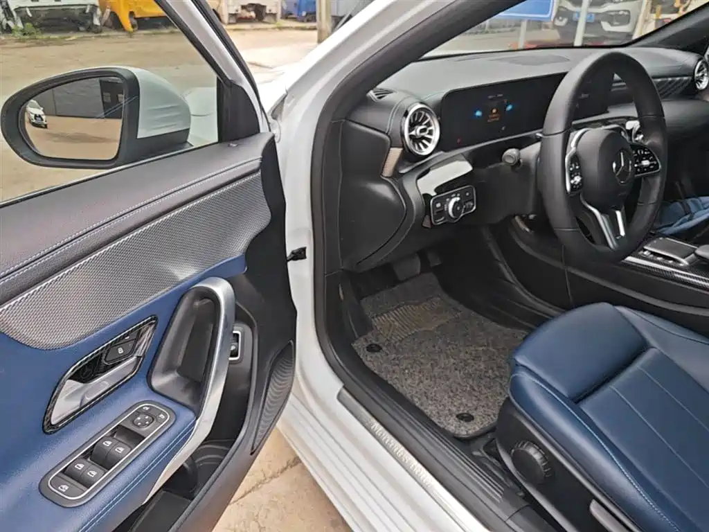 Mercedes-Benz A-Class 2020 — фото 16
