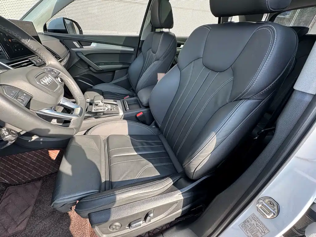 Audi Q5L 2023 — фото 25