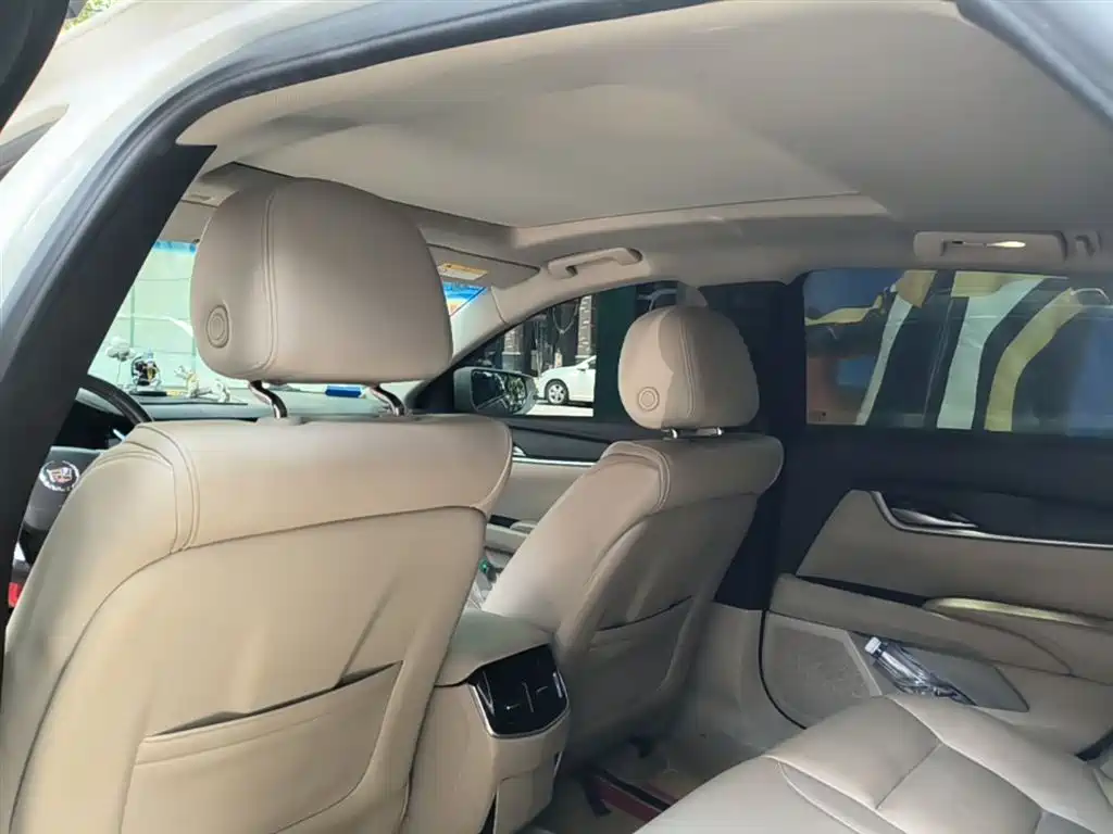 Cadillac XTS 2016 — фото 18
