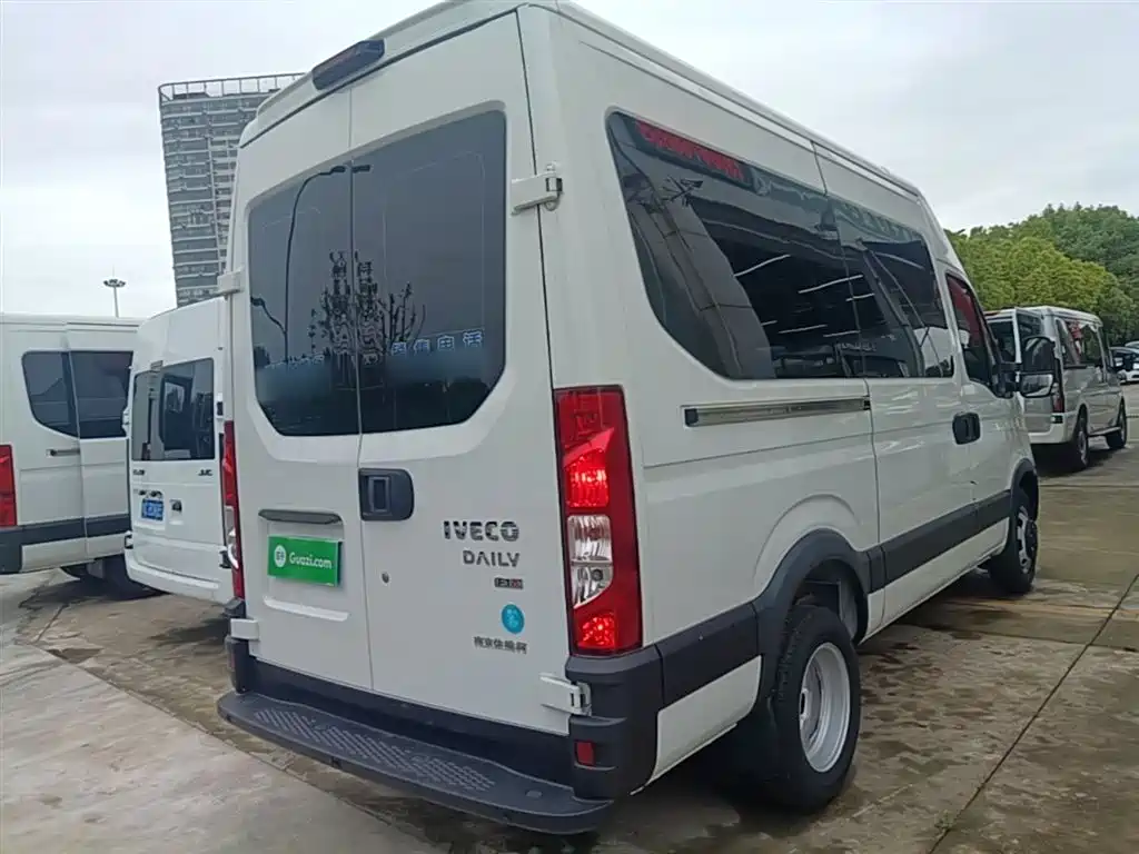 IVECO Ousheng 2025 — фото 7