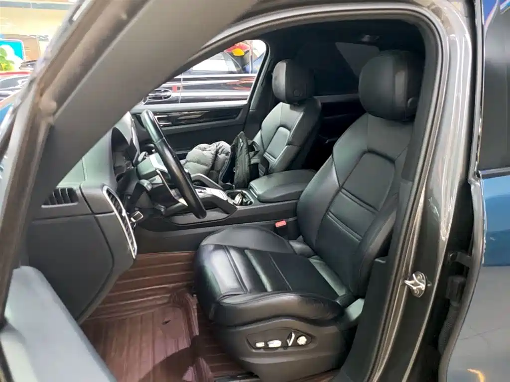 Porsche Cayenne Hybrid 2019 — фото 15