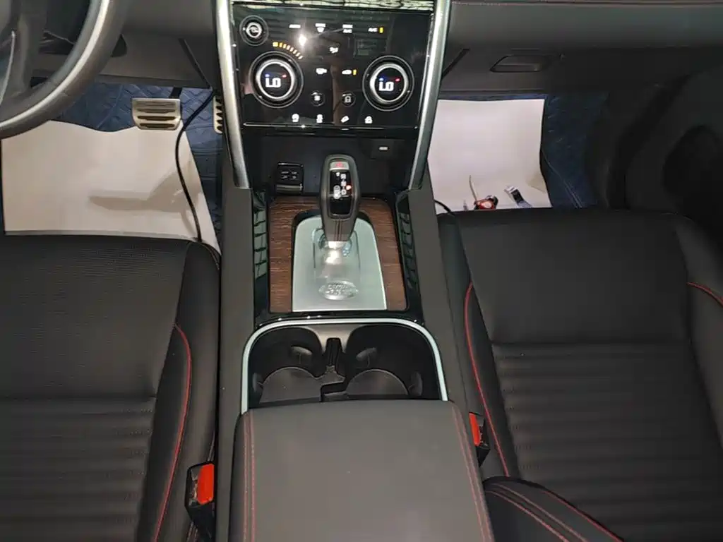 Land Rover Discovery Sport 2021 — фото 13