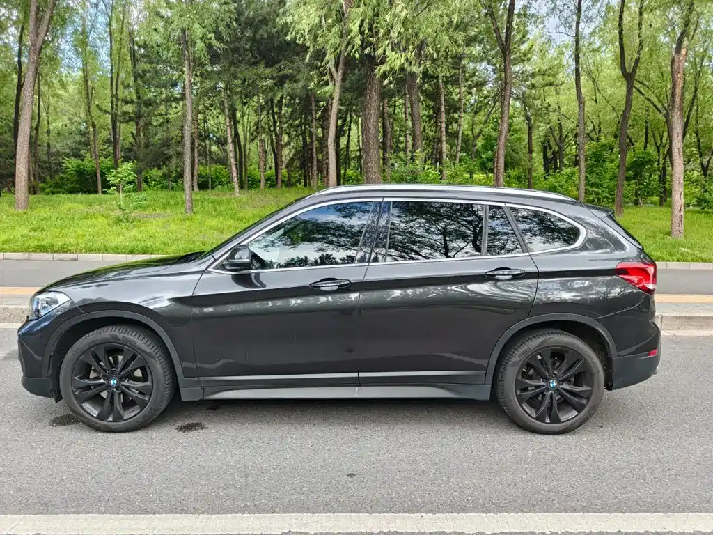 BMW X1 2021 — фото 3