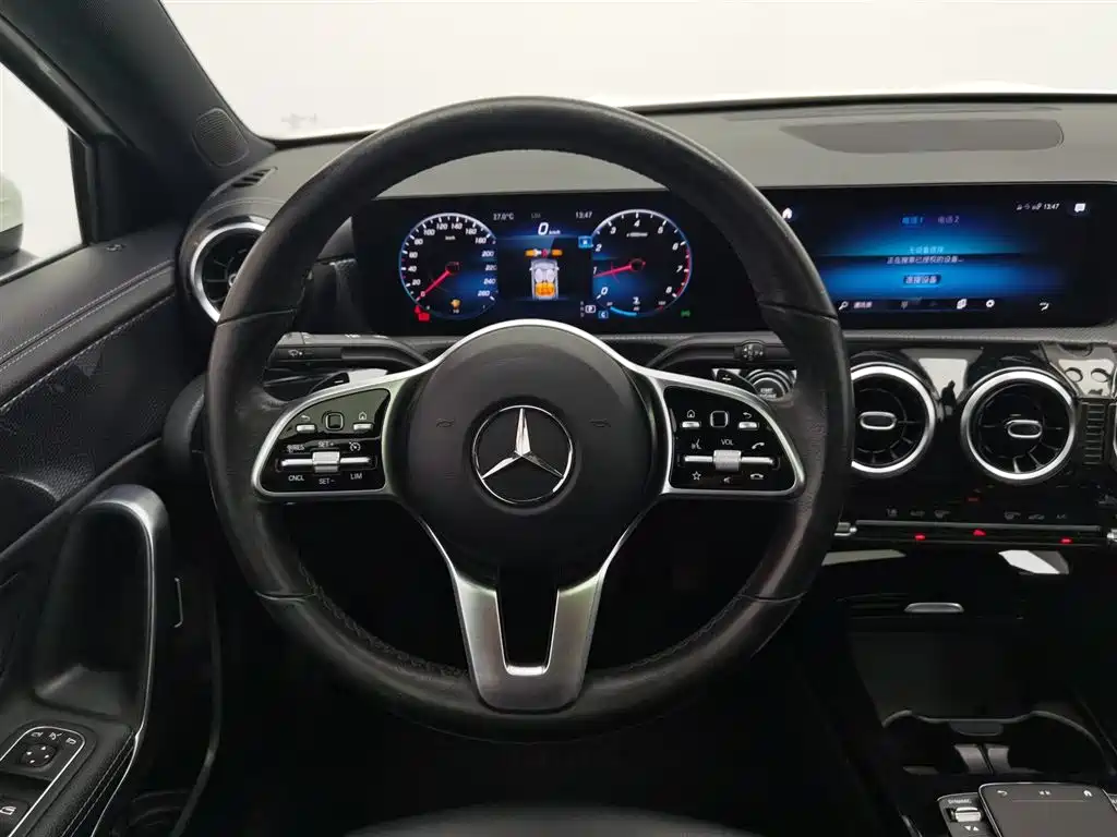 Mercedes-Benz A-Class 2021 — фото 11