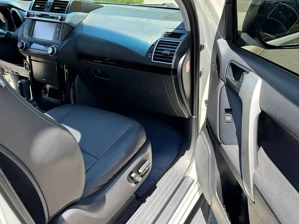 Toyota Prado 2017 — фото 12