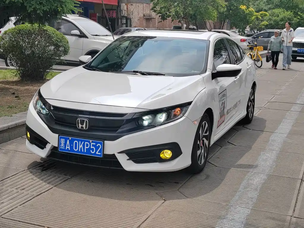 Honda Civic 2018 — фото 3