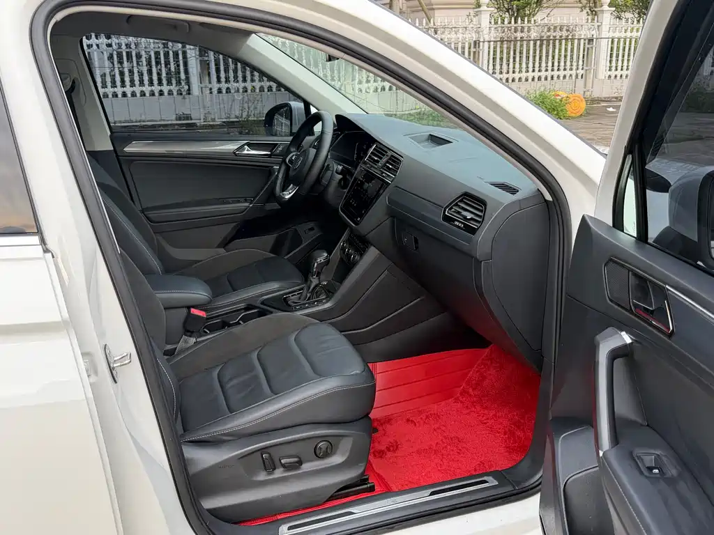 Volkswagen Tiguan L 2020 — фото 13
