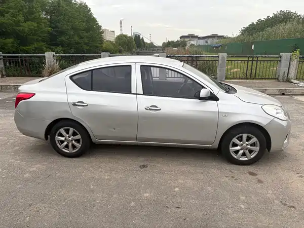 Nissan Sunny 2014