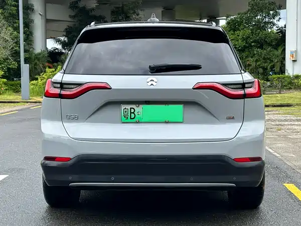 NIO ES8 2019