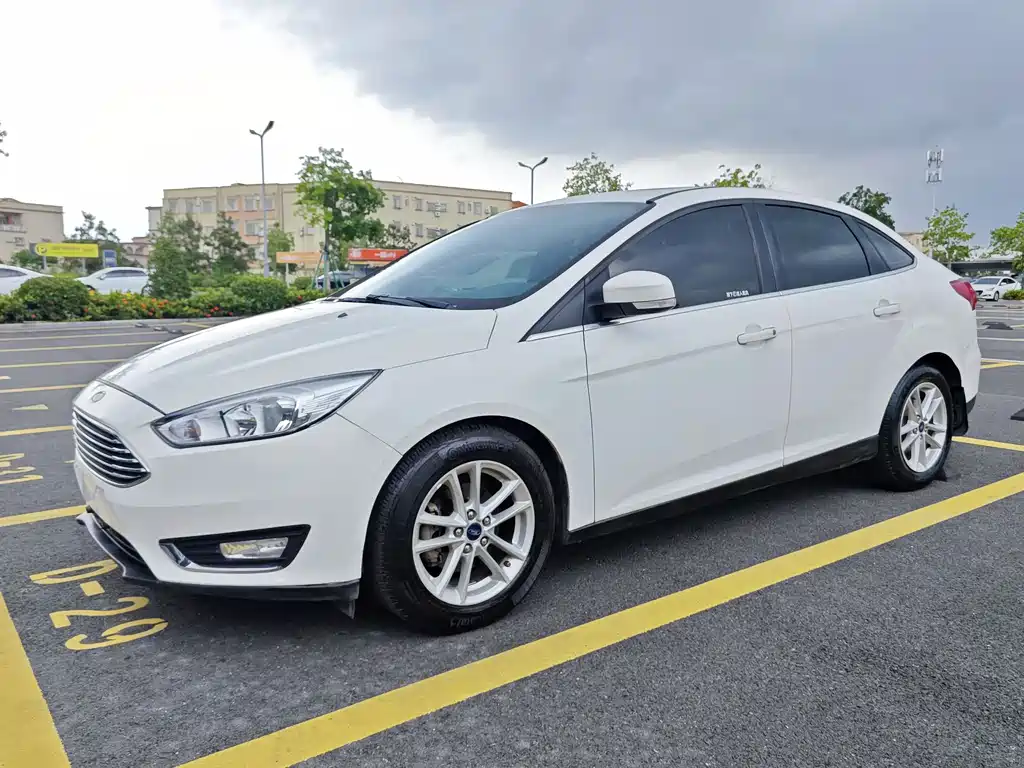 Ford Focus 2017 — фото 1