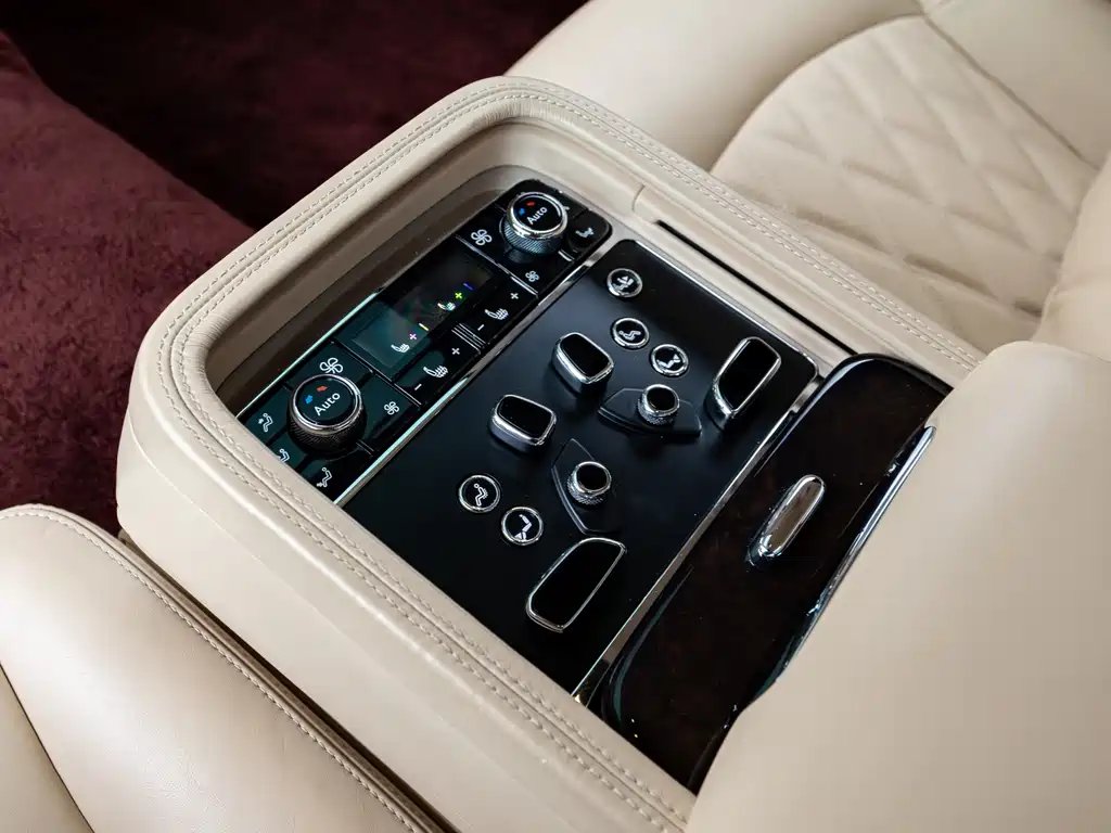 Bentley Mulsanne 2018 — фото 13