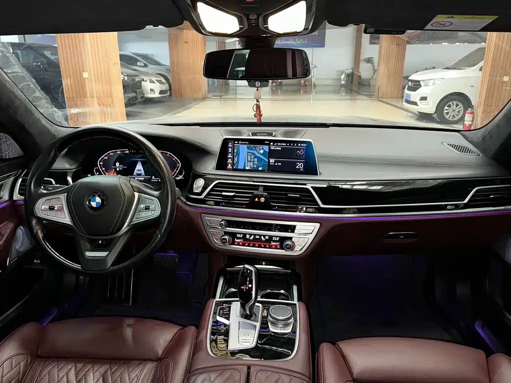 BMW 7 Series 2022 — фото 11