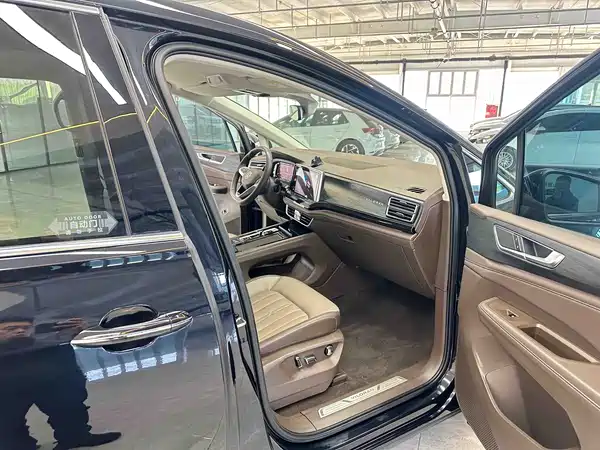 Volkswagen Viloran 2023