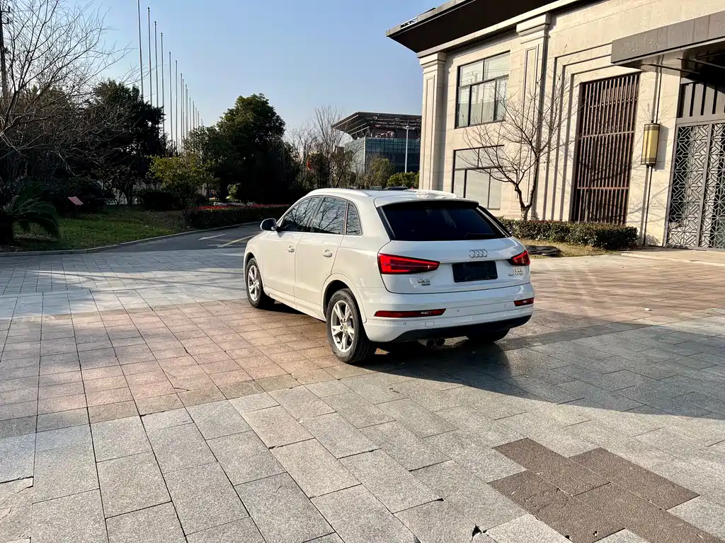 Audi Q3 2018 — фото 17