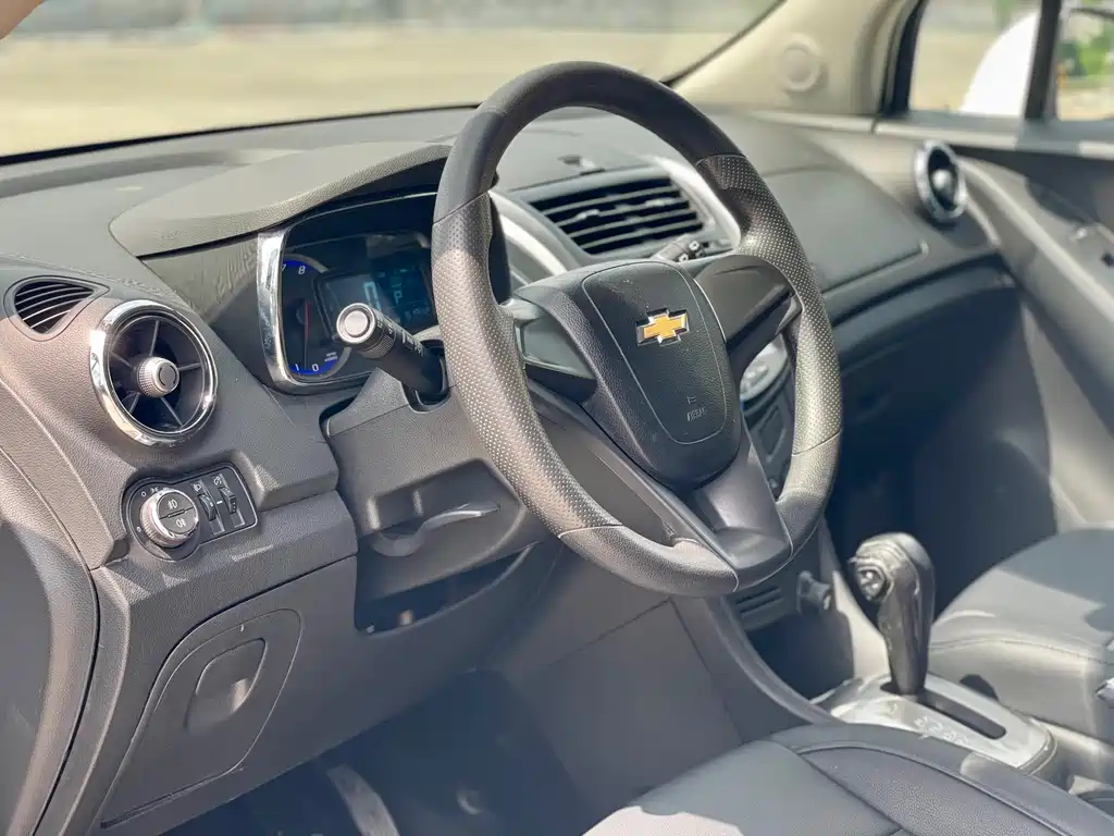 Chevrolet Trax 2015 — фото 14