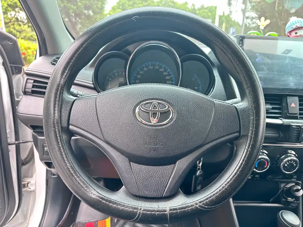 Toyota Yaris L 2019 — фото 14