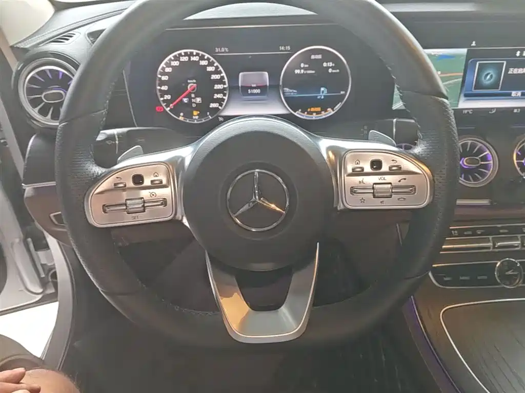 Mercedes-Benz E-Class 2019 — фото 11