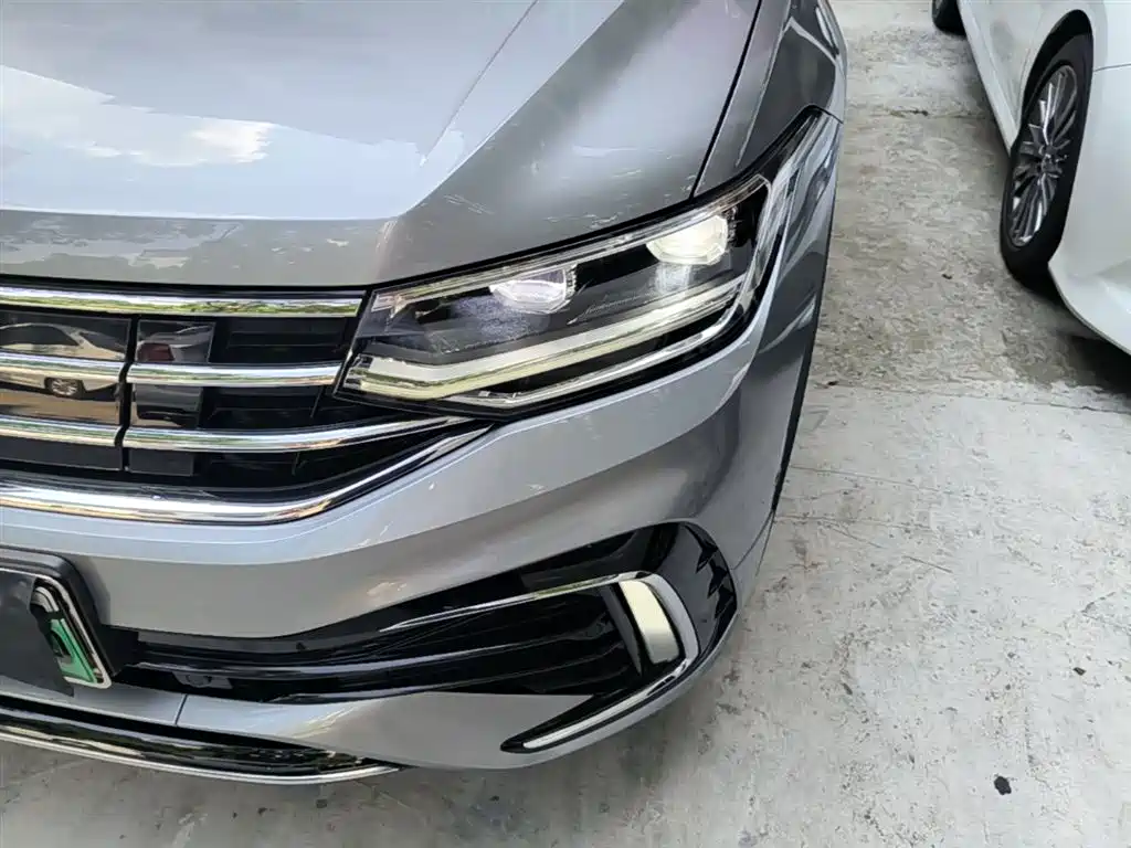 Volkswagen Tiguan L PHEV 2023 — фото 24