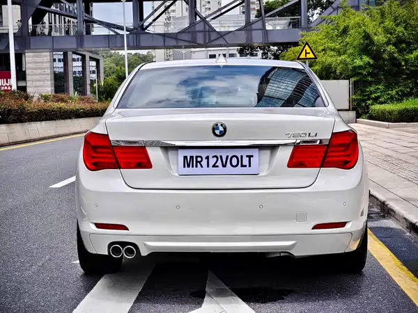 BMW 7 Series 2011