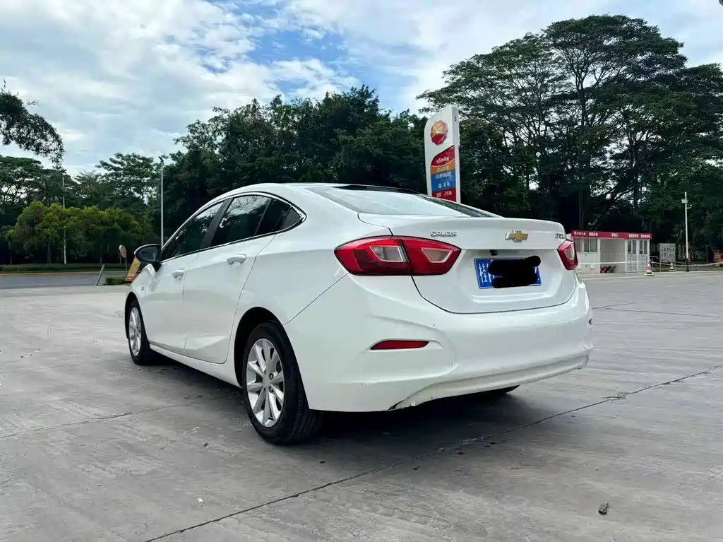 Chevrolet Cruze 2018 — фото 5