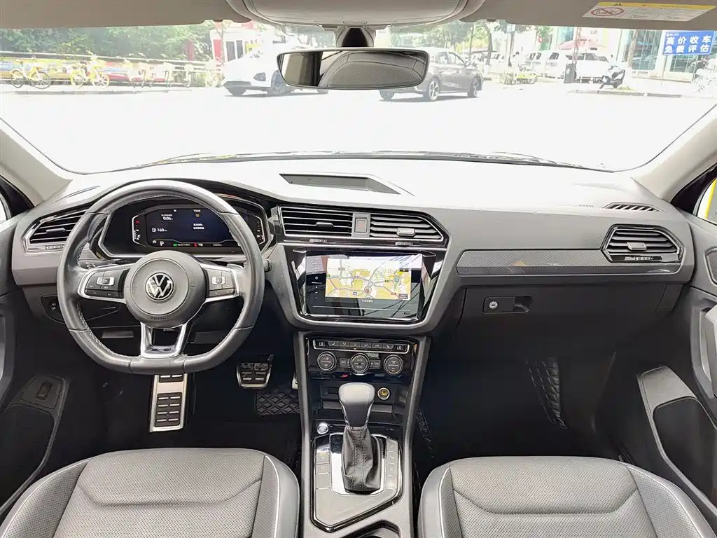 Volkswagen Tiguan L 2021 — фото 10