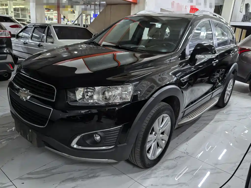 Chevrolet Captiva 2017 — фото 1