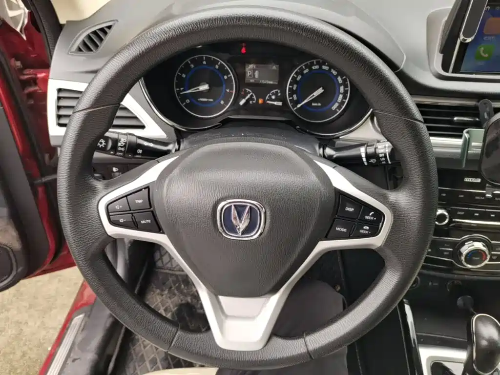 Changan V7 2017 — фото 11