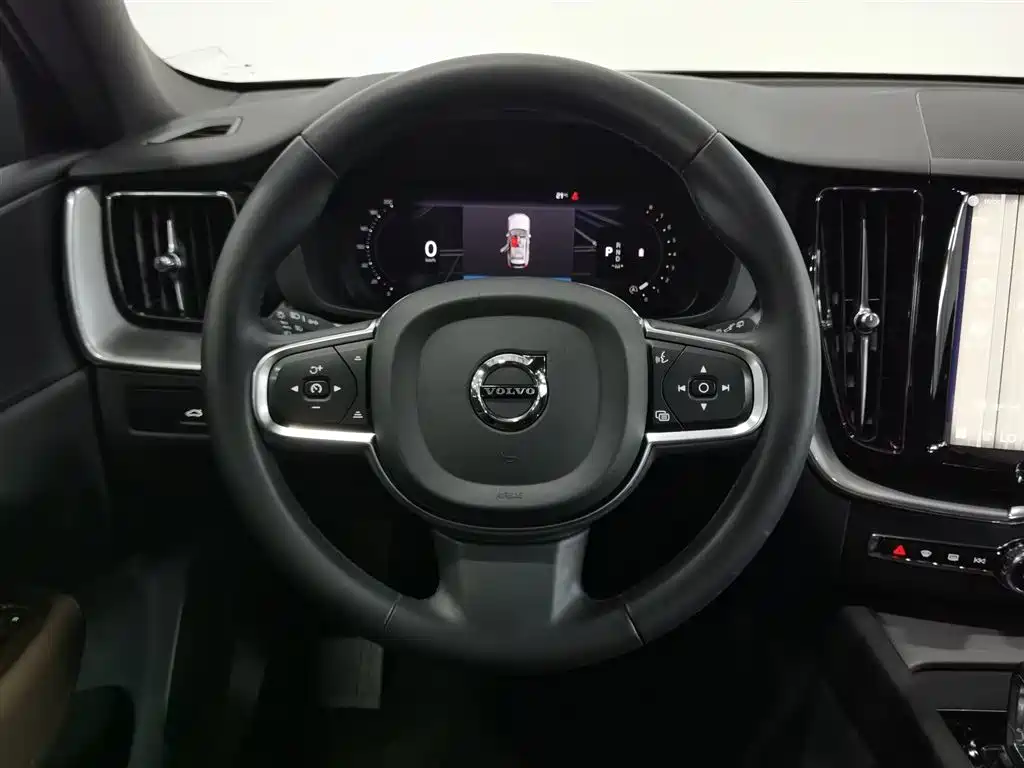 Volvo XC60 2024 — фото 11