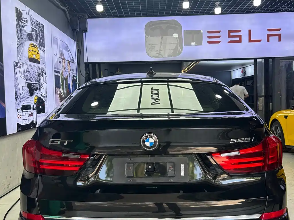 BMW 5 Series GT 2016 — фото 4