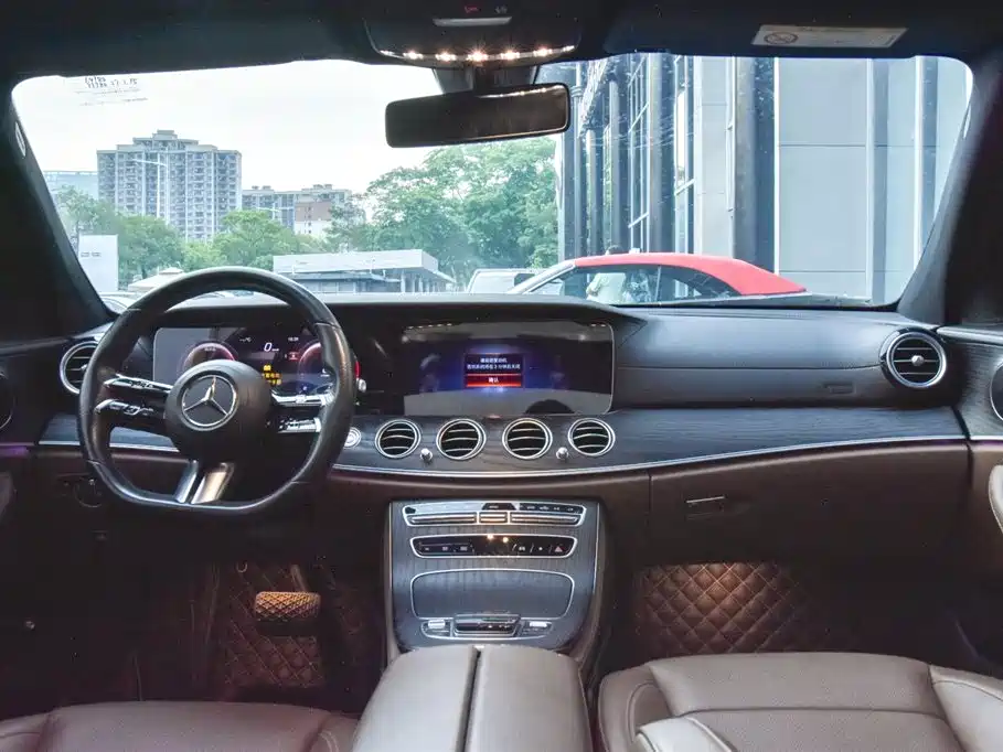 Mercedes-Benz E-Class 2022 — фото 12