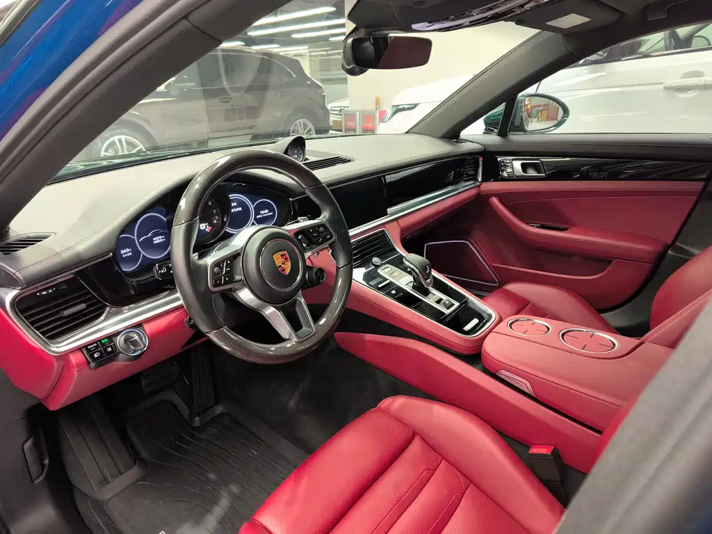 Porsche Panamera 2018 — фото 16