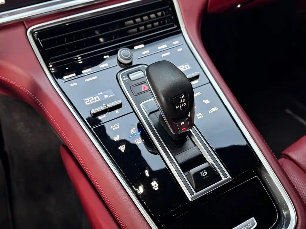 Porsche Panamera 2023 — фото 18