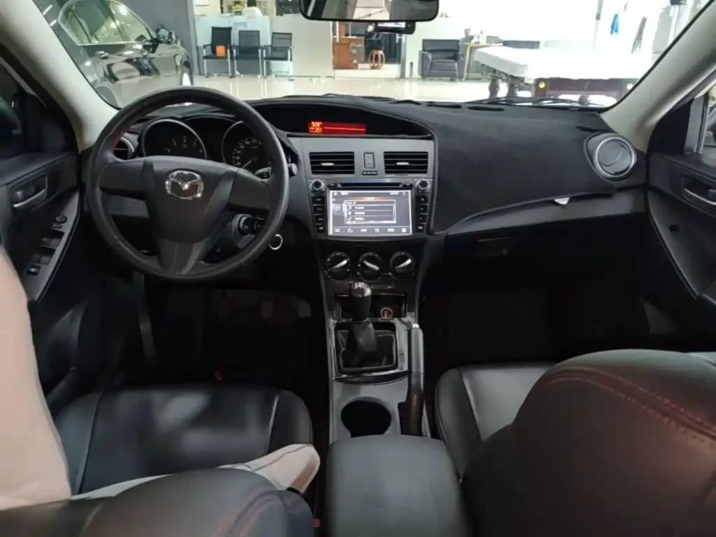 Mazda 3 Xingcheng 2015 — фото 10